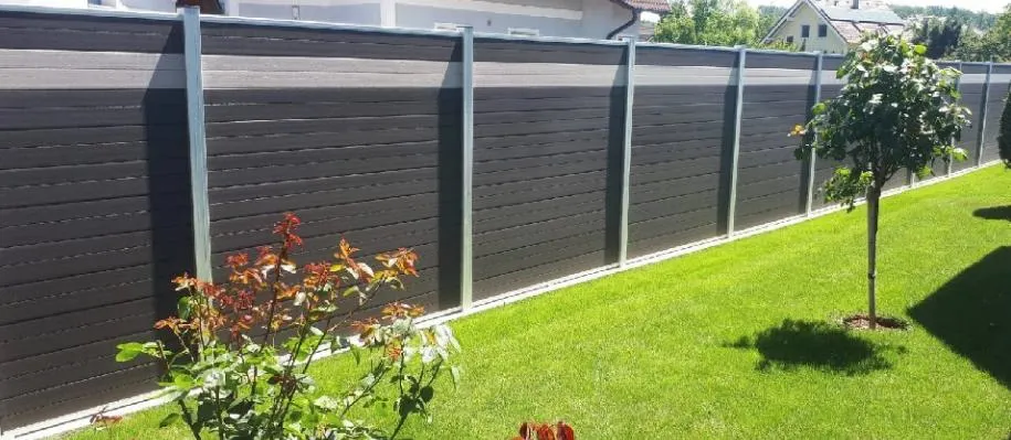 Outdoor WPC Wood Plastic Composite Fence WPC Fence and Railing Embossed Suppliers