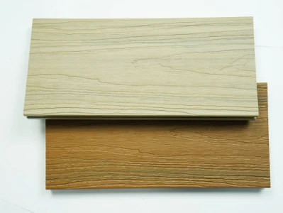 Insonorisé Co-Extrusion WPC Panneau composite en plastique en bois Decking Flooring Trou rond